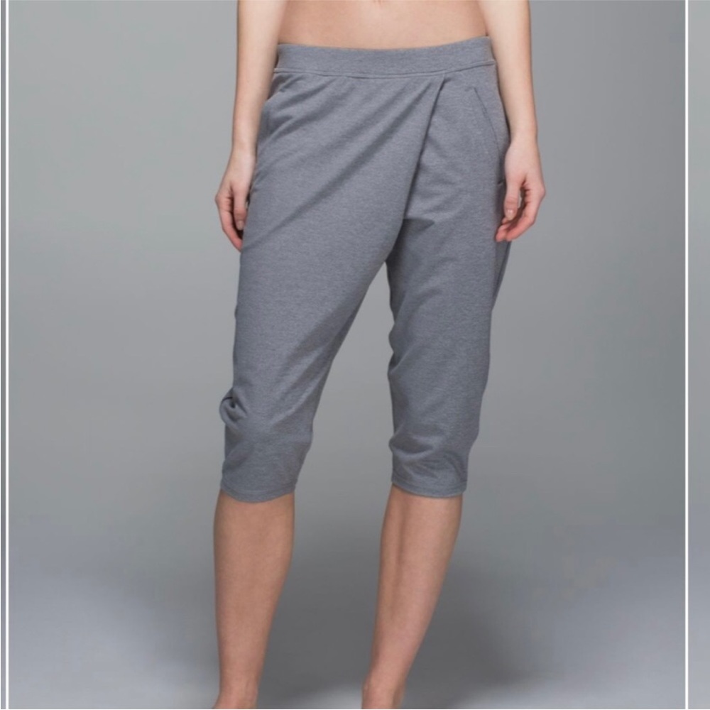 Lululemon retreat Yogi cropped pants gray 4 - Picture 2 of 11